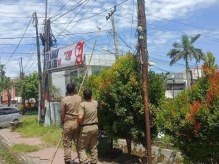 Tetap Jaga Estetika Kota Medan di Tengah Pandemi, Satpol PP Gencar Tertibkan Spanduk Liar