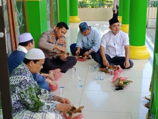 Kapolsek Percut Sei Tuan Ajak Jamaah Masjid Al-Muslimin Taati Protokol Kesehatan