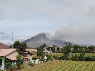 Hingga Sore ini, Gunung Sinabung di Karo Sudah 5 Kali Erupsi
