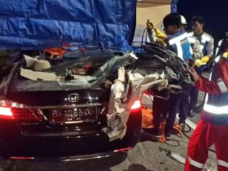 Honda Accord Seruduk Trado Mogok, 1 Tewas dalam Kecelakaan Maut di Tol Belmera