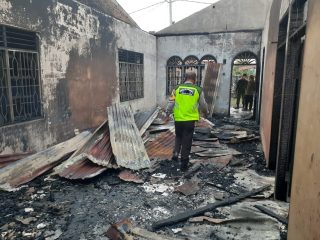 Rumah Pensiunan Polisi Ludes Terbakar