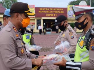 Personel Polres Tanjungbalai Terima APD dari Kapolres