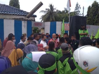 Tuntut Hak Normatif, Massa Buruh SBSI 92 Geruduk PT CKI