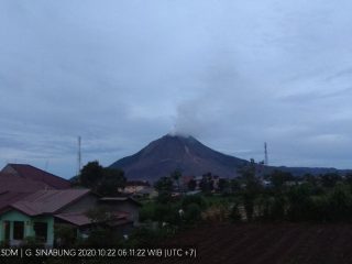 Meski Relatif Tenang, Hingga Pagi ini Guguran Kubah Lava Sinabung Sudah 20 Kali Terjadi