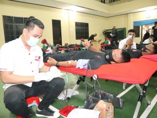 Satbrimob Poldasu Gelar Donor Darah dalam Rangka HUT Korps Brimob Polri ke-75