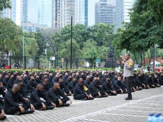 Sambangi Personel Brimob yang Bertugas di Jakarta, Kapoldasu Berikan Arahan