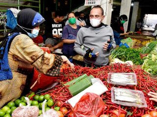 Cek Bahan Pokok di Pasar Petisah, Gubsu : Harga Relatif Stabil
