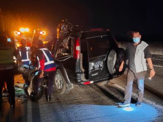 Ford Everest Seruduk Truk di Tol Medan-Tebingtinggi, Seorang Pelajar Tewas