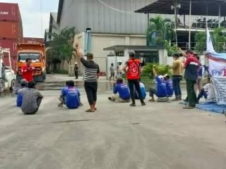 Sudah 7 Bulan Ratusan Buruh PT Juishin Indonesia di PHK Sepihak, FSPMI Tuntut Disnaker Tegas