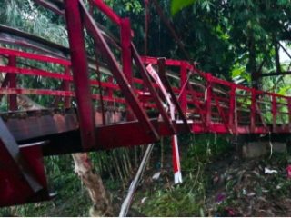 Jembatan Gantung di Desa Klambir V Kampung Rusak Berat, Ancam Keselamatan Pengguna
