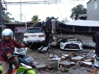 Gempa M 6,2 di Majene, Ambrukkan Kantor Gubernur dan Renggut Korban Jiwa