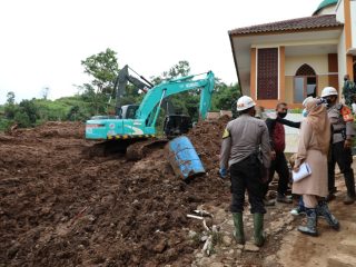 Update Longsor Sumedang : 29 Orang Tewas dan 11 Dinyatakan Hilang