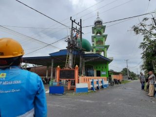 Respon Harapan Warga, PLN UP3 Lubukpakam Geser Tiang Trafo di Masjid Al-Ikhlas Batangkuis