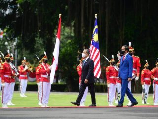 Presiden Jokowi Sambut Lawatan PM Malaysia Muhyiddin Yassin di Istana Merdeka