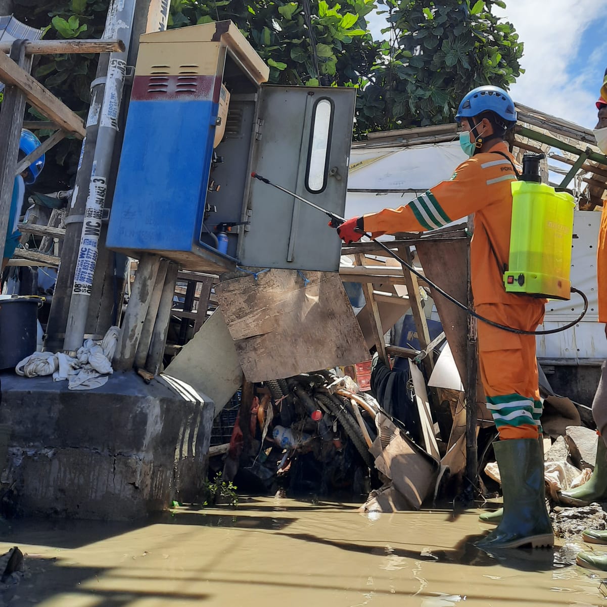 Pasca Banjir, PLN Berhasil Pulihkan 99 Persen Gardu Listrik di Jawa Barat
