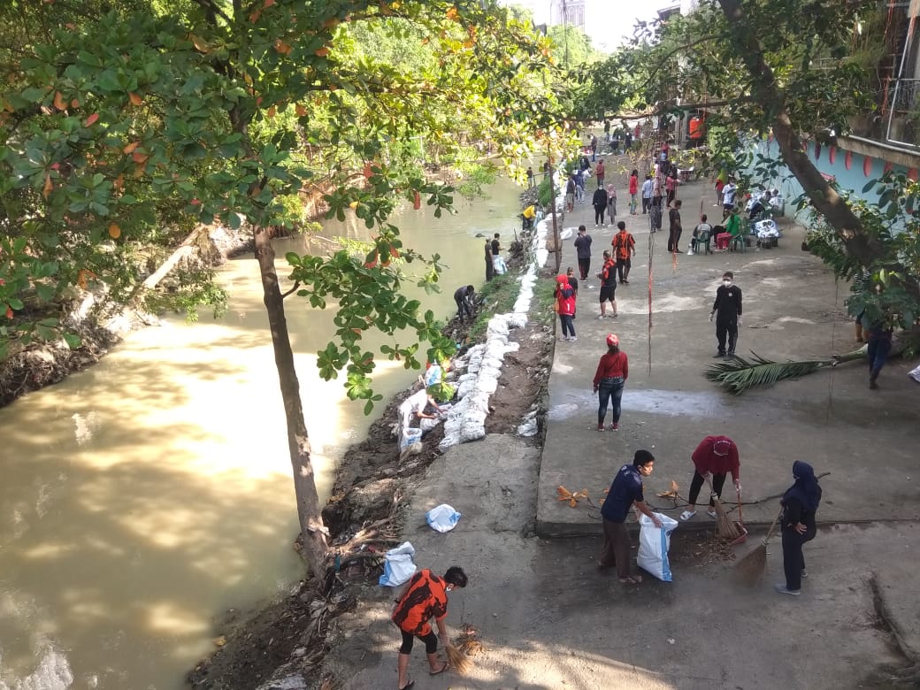 Peringatan HPSN, Terkumpul 1 Ton Sampah Dalam Aksi Bersih Sungai Babura 