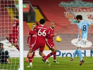 Liverpool 'Keok' di Kandang, Dihabisi Man City 4-1 dalam Petaka 20 Menit Terakhir