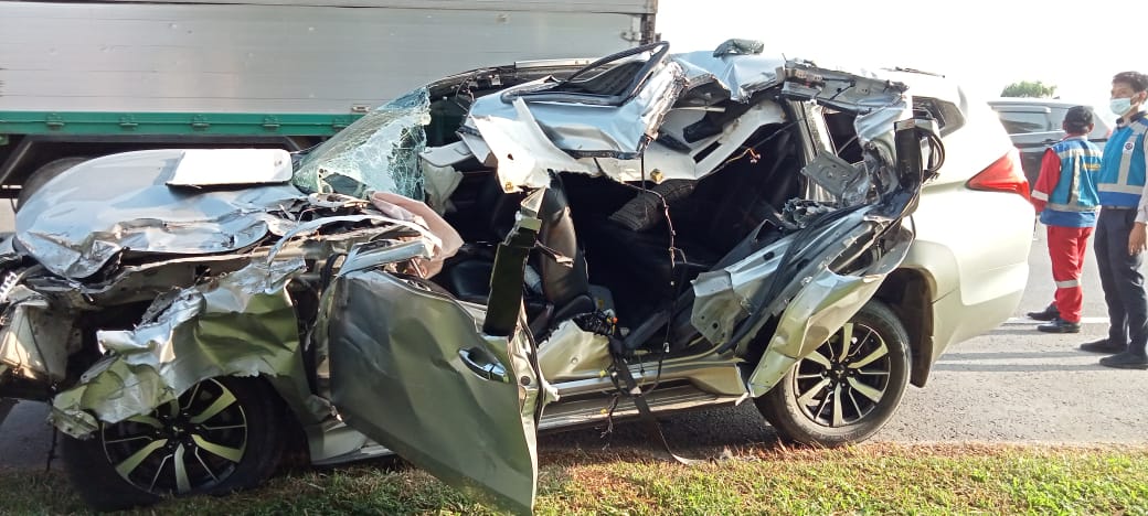 Mobil Pajero Sport Ringsek Berat di Tol Kawasan Tamora, Seorang Penumpang Tewas, Tabrak Apa?   