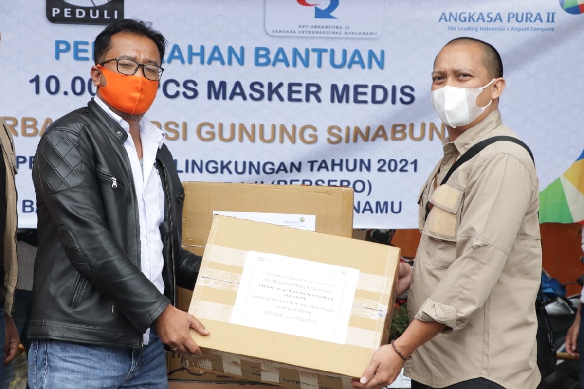 Peduli Bencana Erupsi Sinabung dan Cegah Corona, Angkasa Pura II KNIA Salurkan 10.000 Masker