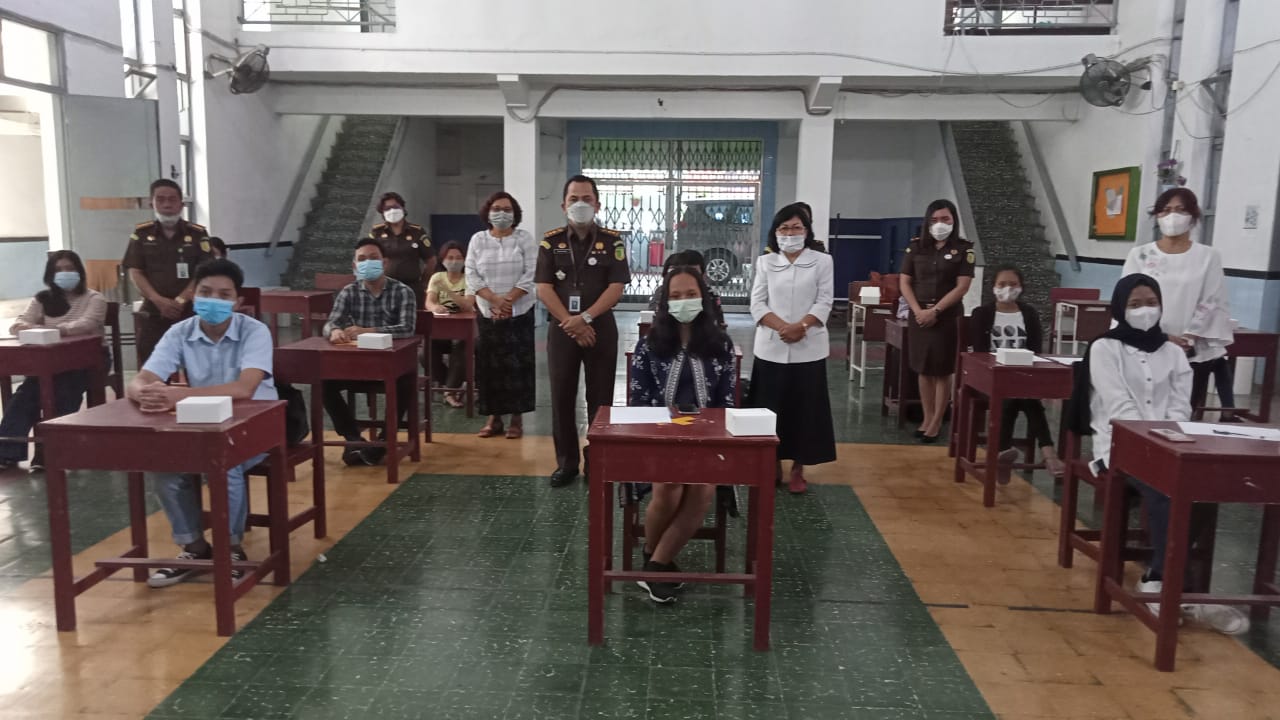 Luhkum Penkum Kejatisu di SMAN 10 Medan, Jaksa Adalah Sahabat Pelajar