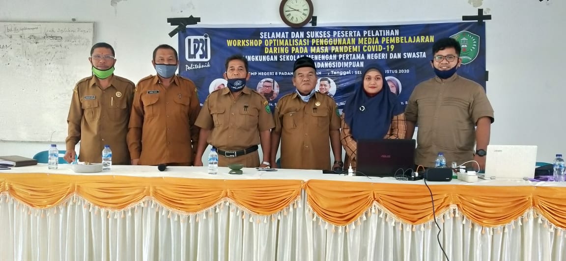 Gelar Pengabdian Masyarakat, Dosen Politeknik LP3I Medan Melakukan Workshop Optimalisasi Media Pembelajaran Daring pada Guru SMP di Kota Padangsidimpuan