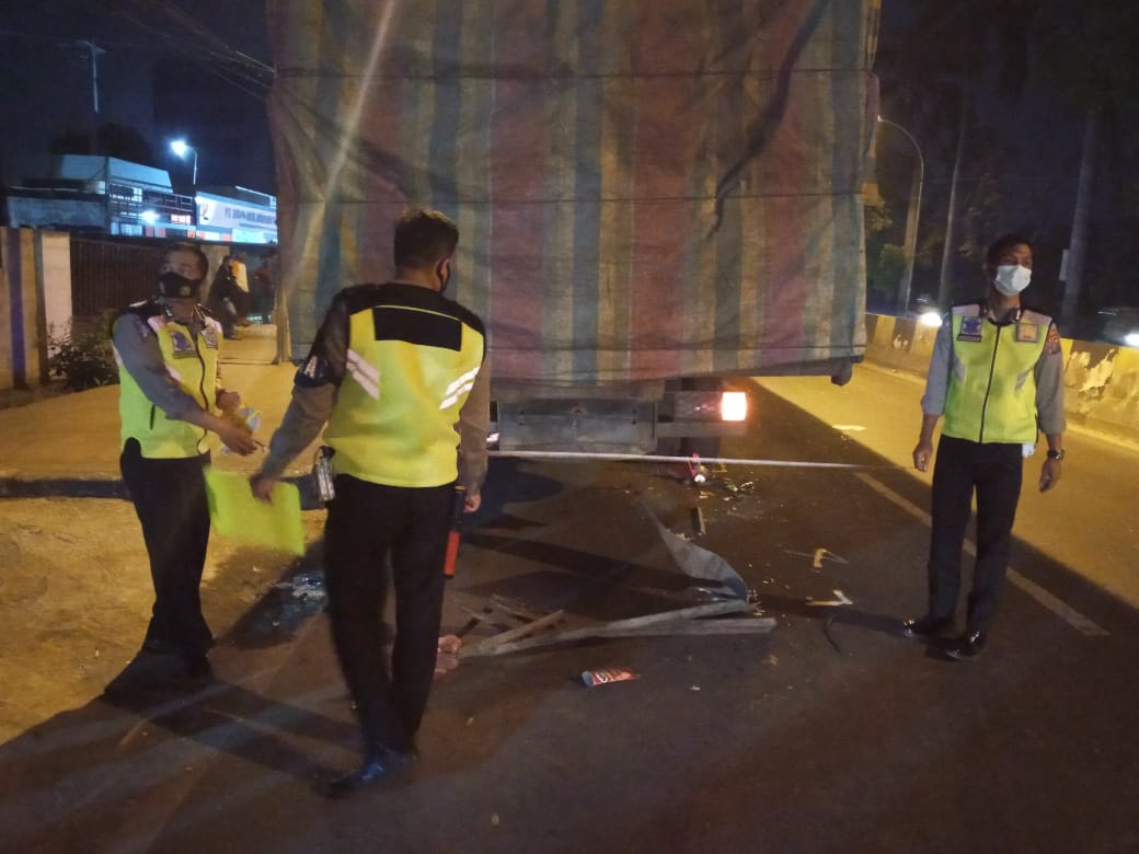 Tabrak 'Ekor' Truk, Pengendara Motor Tewas Mengenaskan di Tanjungmorawa