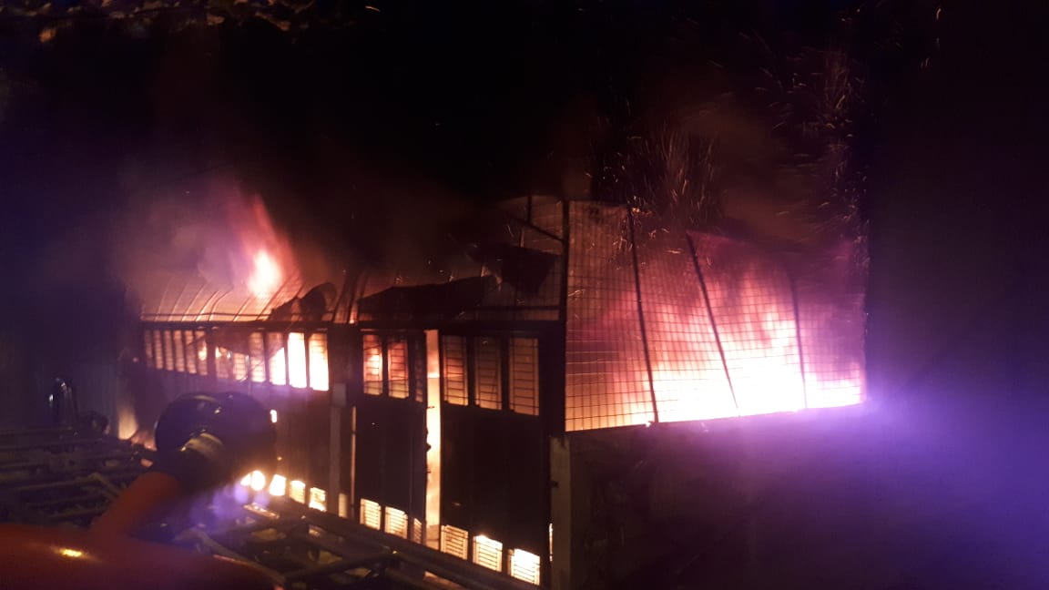 Hot News!! Kebakaran Hanguskan Sejumlah Ruko di Jalan Rahmadsyah Medan
