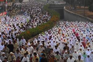 Terbitkan Surat Edaran, Kemenag Izinkan Shalat Idul Fitri 1442H di Masjid dan Lapangan