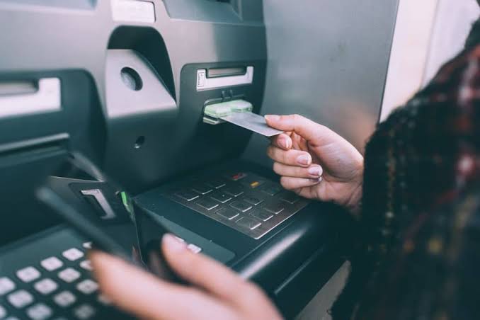 Siap-siap, Per 1 Juni Cek Saldo dan Tarik Tunai di ATM Link BUMN Berbayar