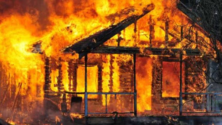 Rumah Dilanda Kebakaran, Sepasang Suami Istri Tewas Terbakar