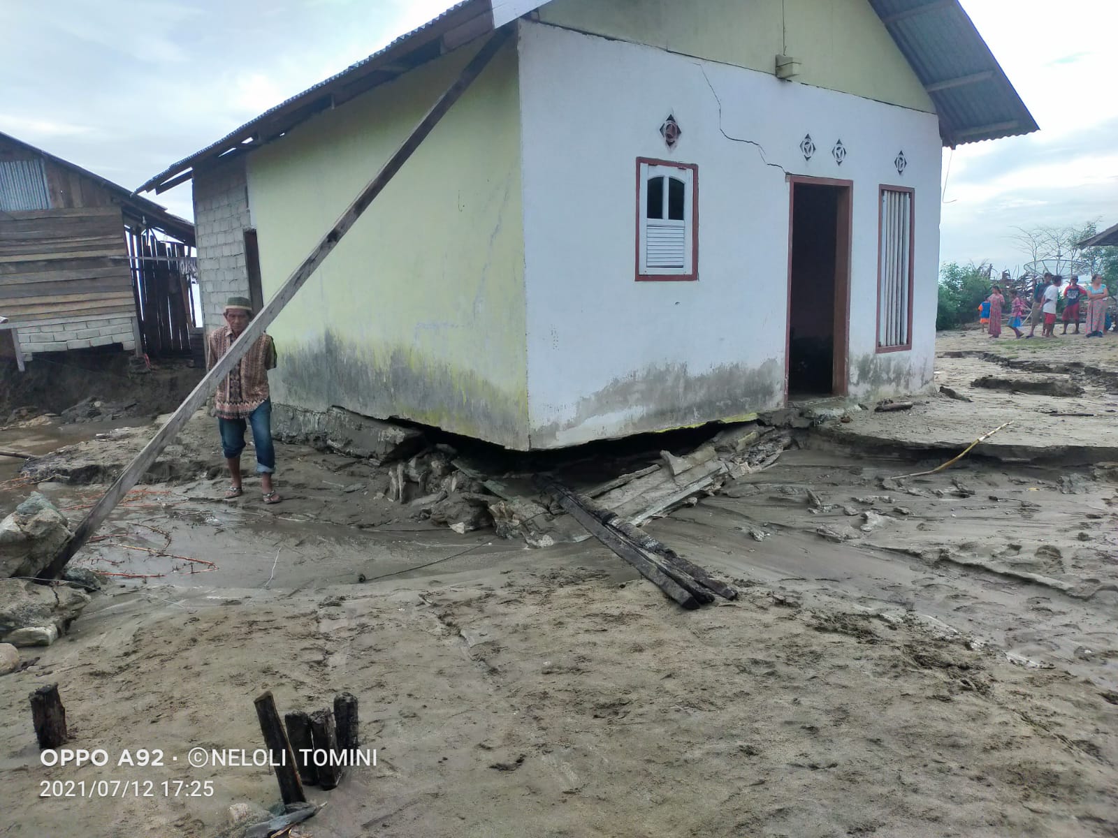 Enam Rumah Warga Kecamatan Tomini Rusak Berat Akibat Banjir