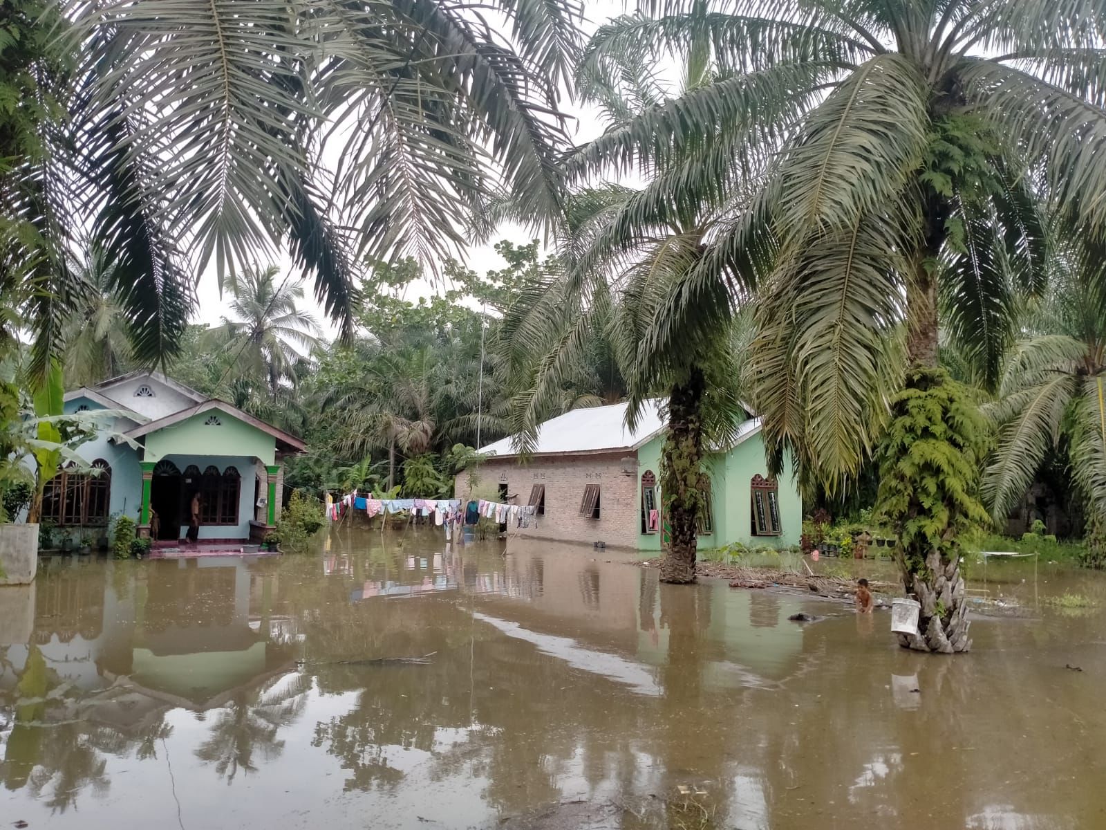 Evakuasi dan Penanganan Korban Banjir di Kabupaten Batubara Terkendala