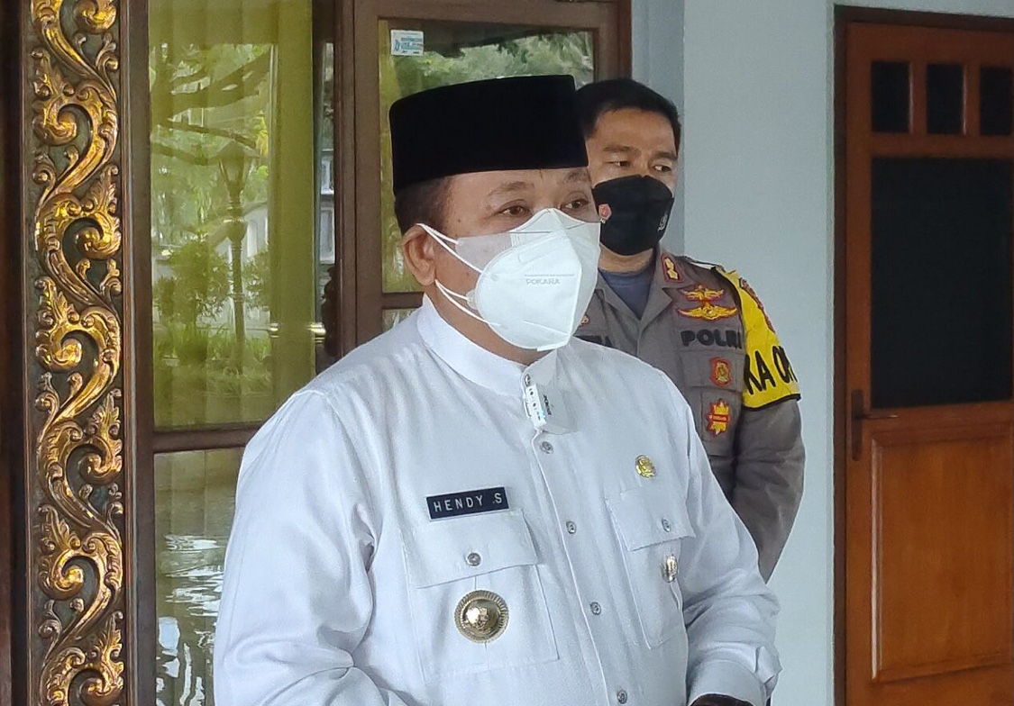 Bupati Jember Terima Honor Pemakaman Jenazah Covid-19, KPK Turun Tangan