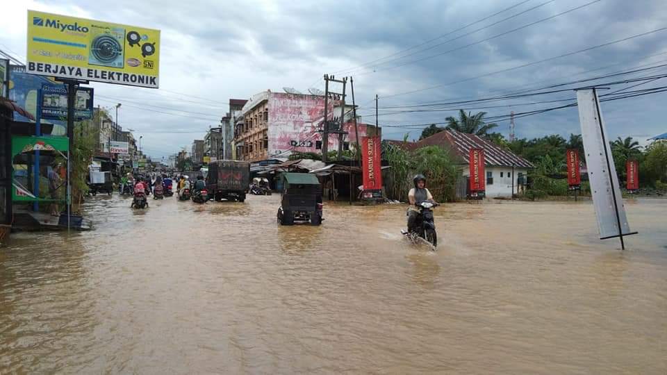 Diguyur Hujan Deras, Rantauprapat Terendam Banjir