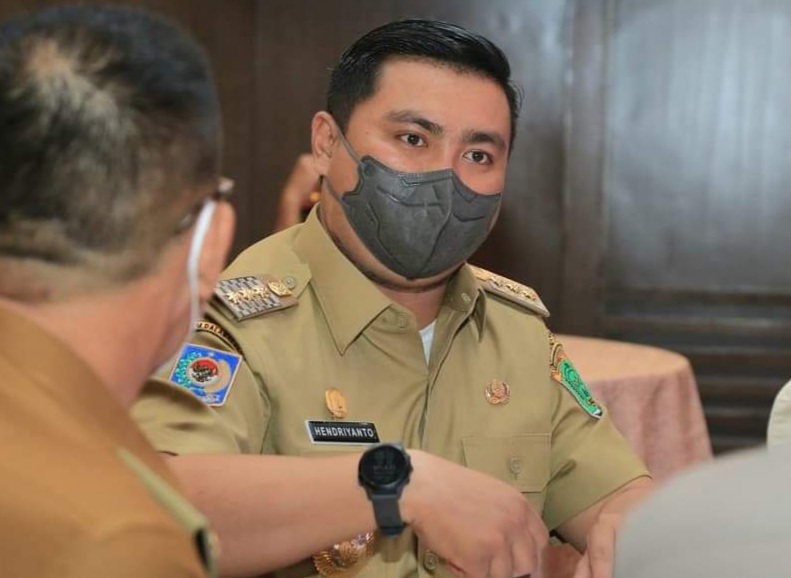 Urus Adminduk Pakai Sertifikat Vaksin, Kebijakan Bupati Labura Dinilai Persulit Warga