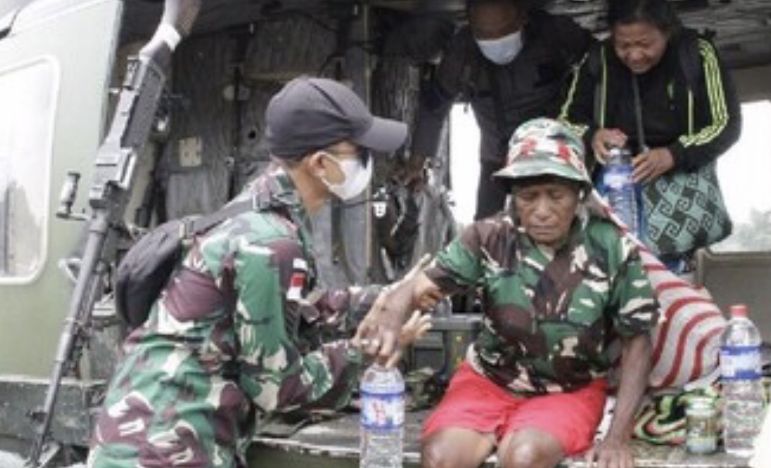Usai Baku Tembak KKB, Aparat Evakuasi 17 Warga Kiwirok Papua