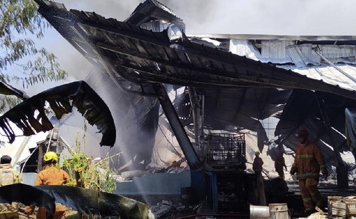 Pabrik Karung di Depok Dilahap Si Jago Merah, 7 Unit Armada Dikerahkan