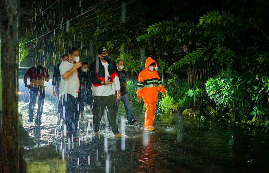 Puting Beliung Rusak 11 Rumah di Medan Denai, Bobby Nasution Langsung Cek Lokasi