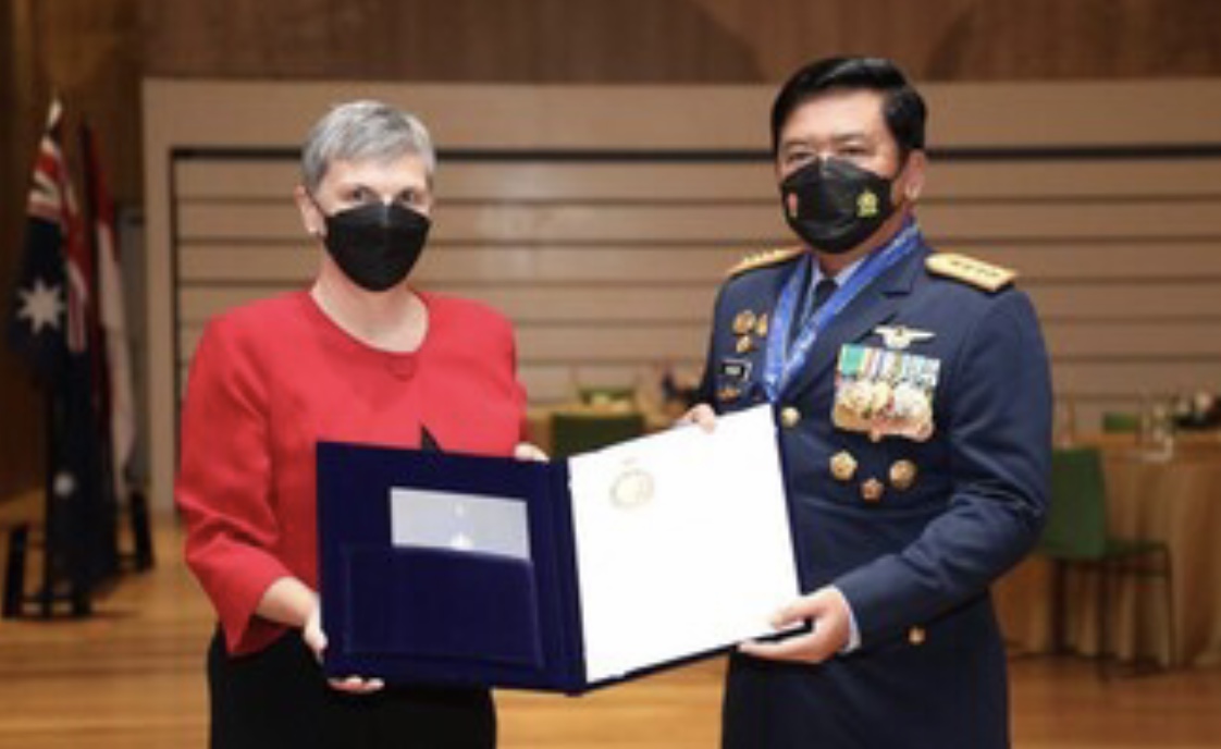 Panglima TNI Marsekal Hadi dapat Penghargaan dari Australia