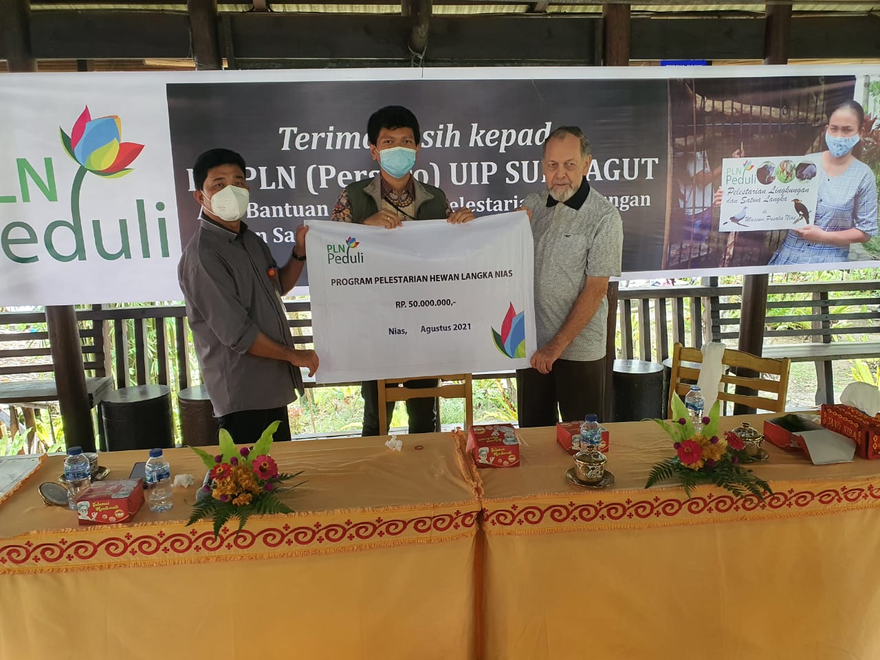 Dukung Program Pelestarian Hewan Langka Nias, PLN UIP Sumbagut Salurkan TJSL