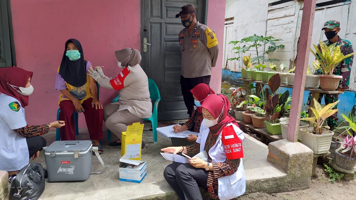 Polres Asahan Gelar Vaksinasi Door to Door Bagi Disabilitas dan Lansia