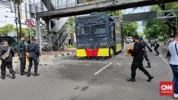 Demo Buruh, Polisi Tutup Dua Ruas Jalan di Patung Kuda