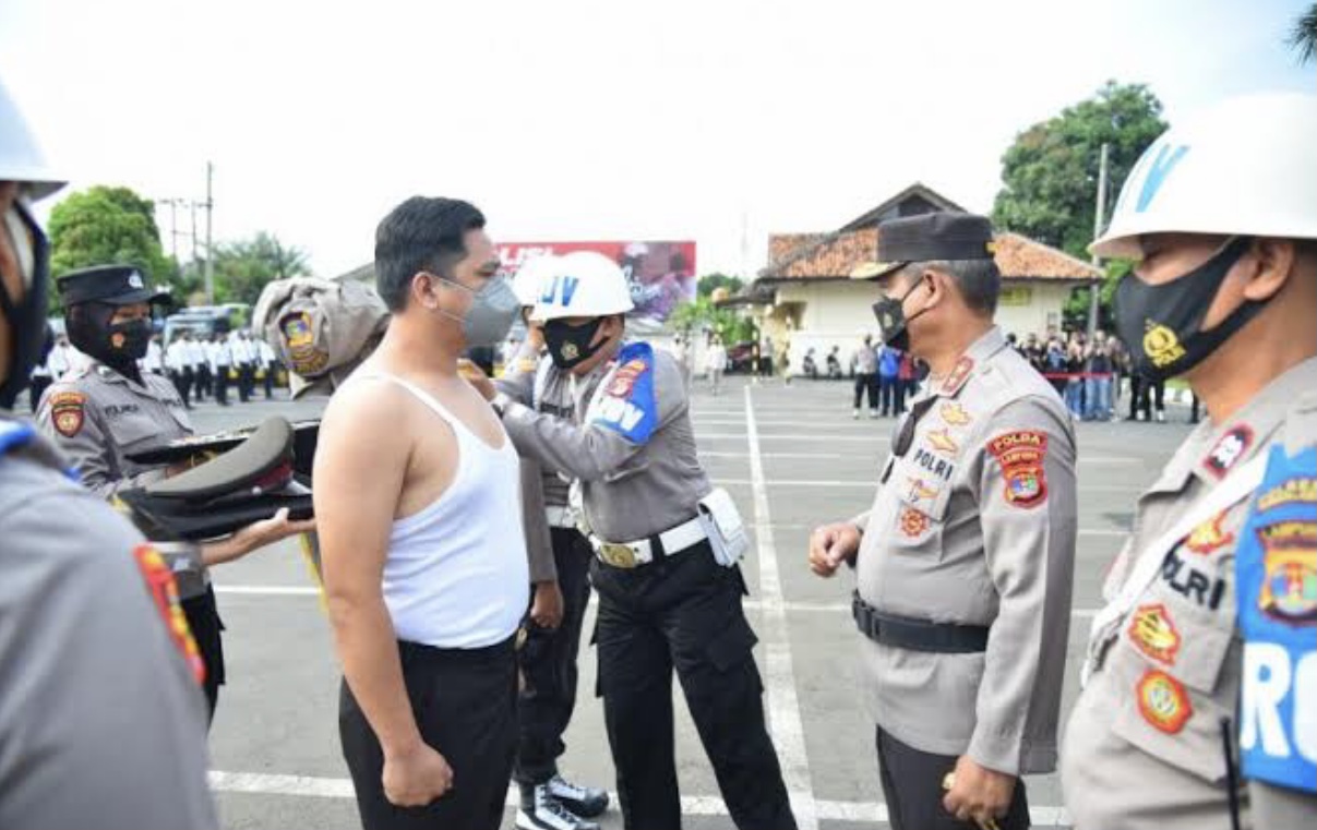 Terlibat Perampokan Mobil Mahasiswa, Polisi di Lampung Dipecat