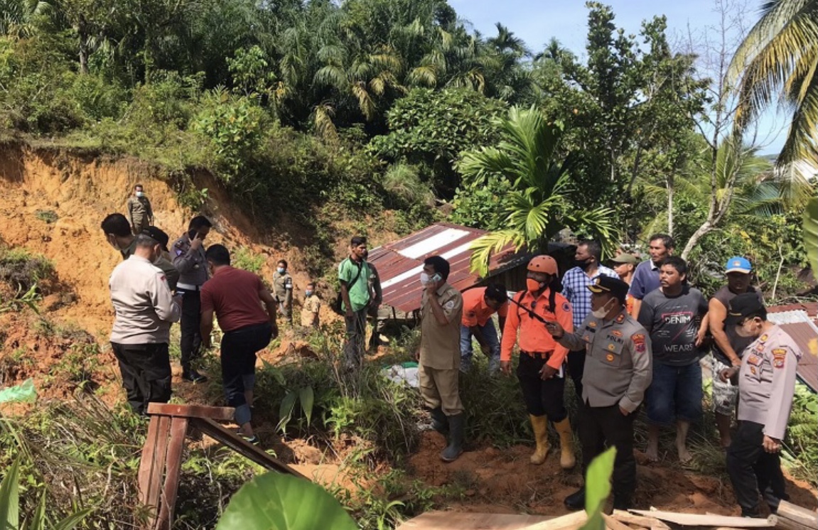 Longsor di Tapteng Sumut, 3 Unit Rumah Warga Rusak Parah