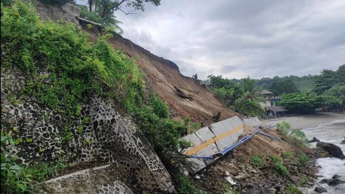 Jelang Pelaksanaan WSBK, Jalan Kawasan Wisata Senggigi Lombok Barat Kembali Amblas