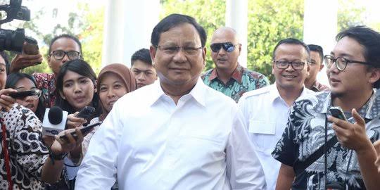 Kesetiaan Sang Menteri, Prabowo Tegur Fadli Zon yang Sindir Jokowi