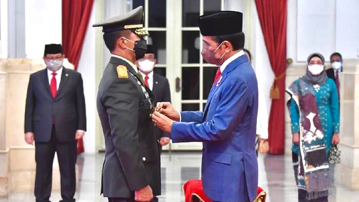 Jokowi Resmi Lantik Jenderal Andika Perkasa sebagai Panglima TNI