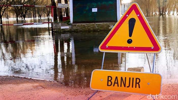 Jalinsum di Labura Terendam Banjir, Akses Jalan Terputus