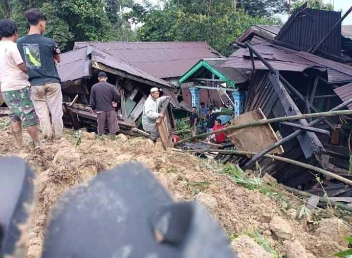 Longsor Kembali Terjang Sibolangit, 10 Rumah Tertimbun dan Seorang Warga Hilang