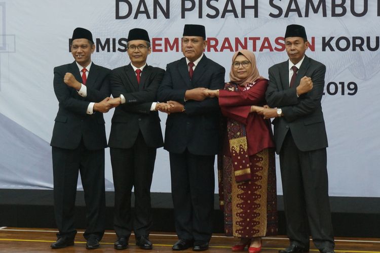 KALEIDOSKOP 2021, Kepercayaan Rakyat Indonesia Kepada KPK Era Firli Bahuri Menurun